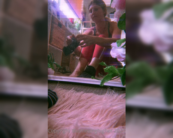 Aimee aka Aimeeinghigher OnlyFans - Bit of a different video, but thought I’d share a get ready to go to gym with me video! Starting