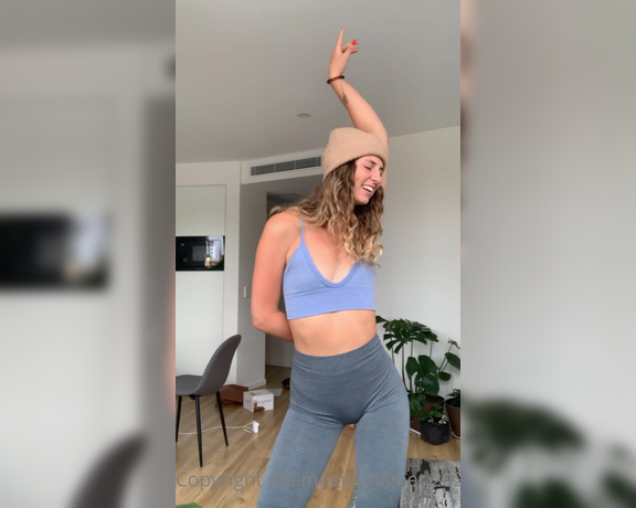 Aimee aka Aimeeinghigher OnlyFans - I don’t think I go a week without dancing This was me getting amped up for acro yoga yesterday,