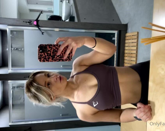 Lily aka Fitnsmall OnlyFans - Fun in the gym