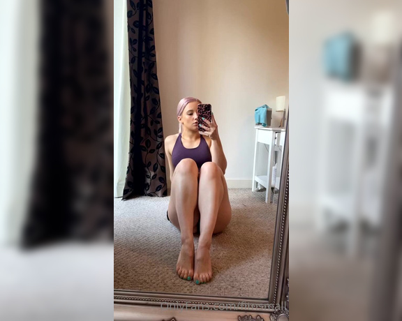 Lily aka Fitnsmall OnlyFans - Not seen my boyfriend in a week, do I play or do I wait