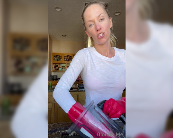 Blonde Mel aka Blondemel OnlyFans - Just doing the dishes …