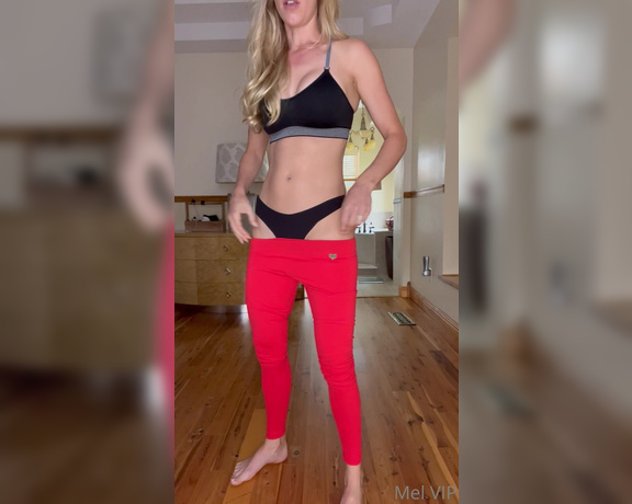 Blonde Mel aka Blondemel OnlyFans - New yoga pants