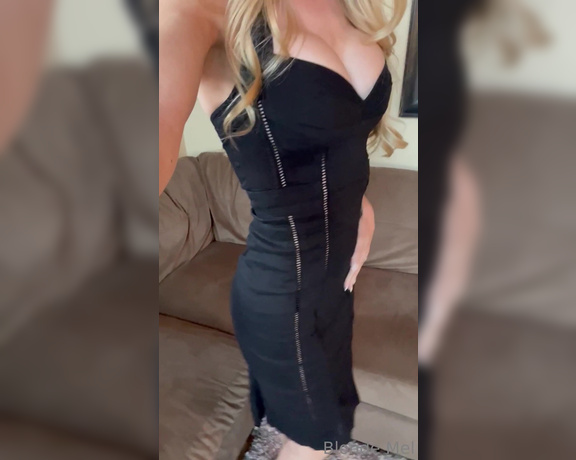 Blonde Mel aka Blondemel OnlyFans - Christmas party