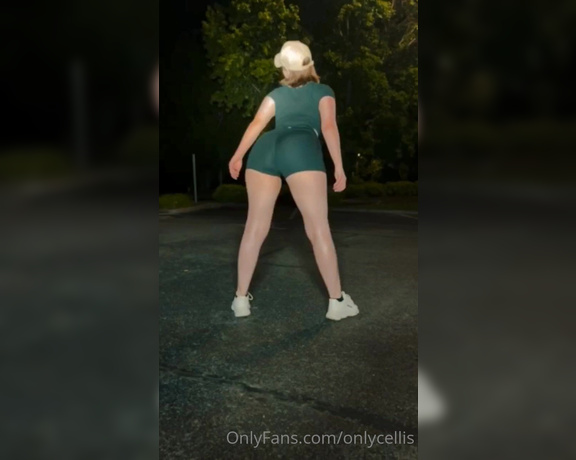 Clara Ellis aka Onlycellis OnlyFans - A little preview to my best attempt at twerking, DM me for the full vid 3 Of course I had to inclu 2