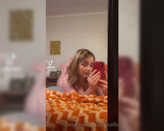 Clara Ellis aka Onlycellis OnlyFans - Had a request to do the bunny trend on tiktok ) (January 29, 2022)