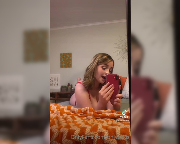 Clara Ellis aka Onlycellis OnlyFans - Had a request to do the bunny trend on tiktok ) (January 29, 2022)