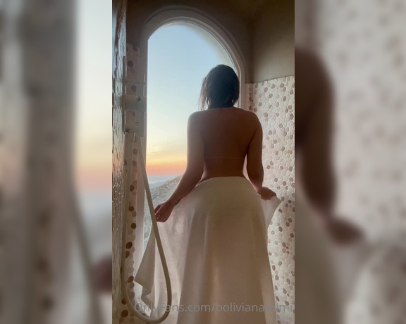 Mimi Boliviana aka Bolivianamimi OnlyFans - Llegamos a Santorini