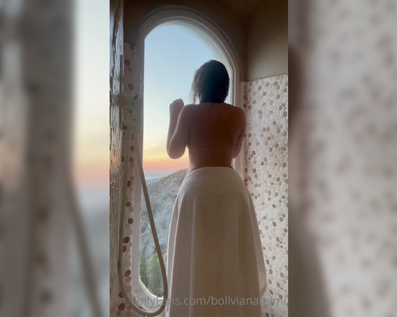 Mimi Boliviana aka Bolivianamimi OnlyFans - Llegamos a Santorini