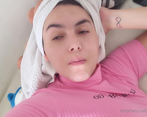 Mimi Boliviana aka Bolivianamimi OnlyFans - Piscando meu cusinho depois de tomar banho Blinking my ass after taking bath