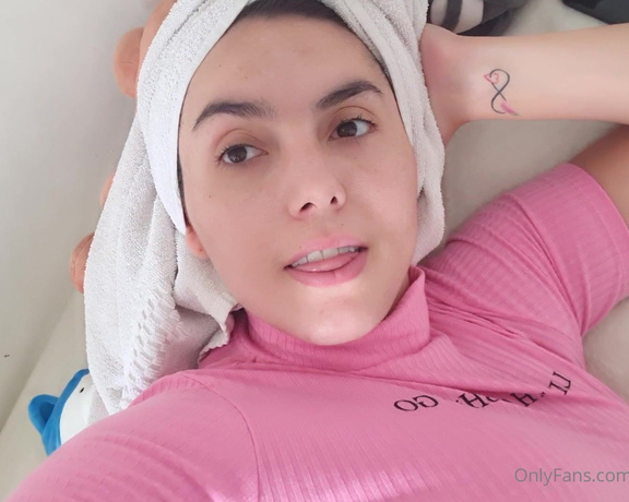 Mimi Boliviana aka Bolivianamimi OnlyFans - Piscando meu cusinho depois de tomar banho Blinking my ass after taking bath