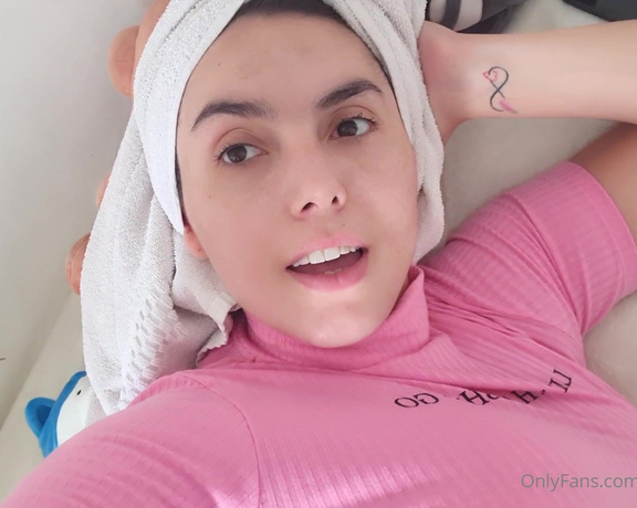 Mimi Boliviana aka Bolivianamimi OnlyFans - Piscando meu cusinho depois de tomar banho Blinking my ass after taking bath