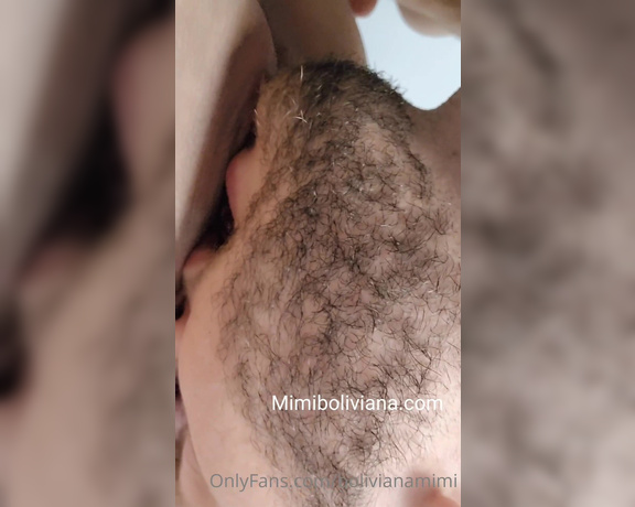 Mimi Boliviana aka Bolivianamimi OnlyFans - @victorferraz me chupo la concha mientras me maquillaban Si te gusto este video dejame una propina