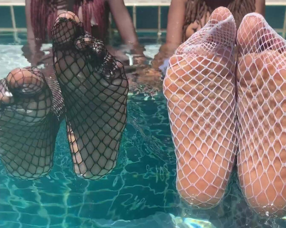 Sexmeat aka Sexmeat OnlyFans - This video is dedicated to the feet lovers We have been craving to let a feet lover have their fun