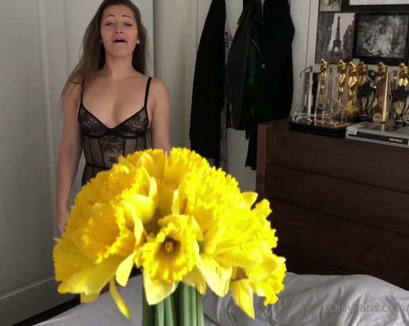 Dani Daniels aka Akadanidaniels OnlyFans - Its Fuck Me Friday You brought me flowers how EVERY shall I repay you!!! Well, I have an idea