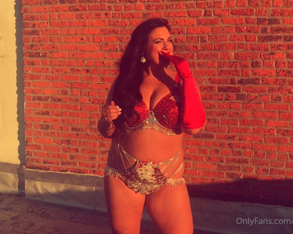 BellaBombshel -  Want the full burlesque video to your inbox,  Big Tits, Solo