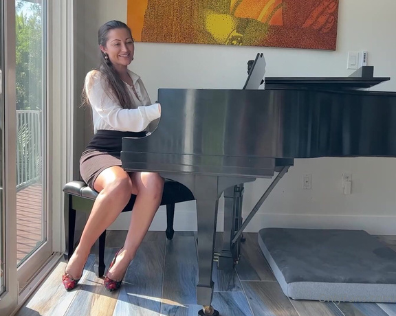 Dani Daniels aka Akadanidaniels OnlyFans - I love my piano lesson, but I cant pay my bill You are such a good teacher, I dont want to lose