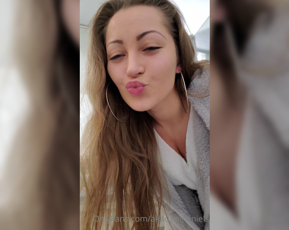 Dani Daniels aka Akadanidaniels OnlyFans - Thank you for the comfy giftsince you were so good to mehow about you take this off and take