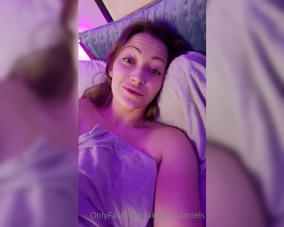 Dani Daniels aka Akadanidaniels OnlyFans - Its fuck me Friday!!!!! What would you do if I was horny late at night a wanted to get fucked Woul