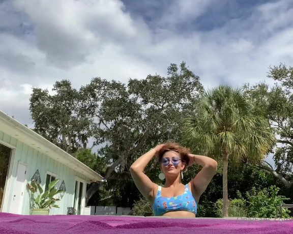 Dani Daniels aka Akadanidaniels OnlyFans - Do you want to join me in the pool for some fun I know we are in public but I like to have fun