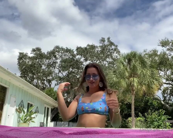 Dani Daniels aka Akadanidaniels OnlyFans - Do you want to join me in the pool for some fun I know we are in public but I like to have fun