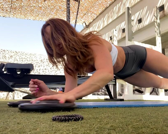 Hannah James aka Hannahjames710 OnlyFans - Some core training after my full body training session! 2