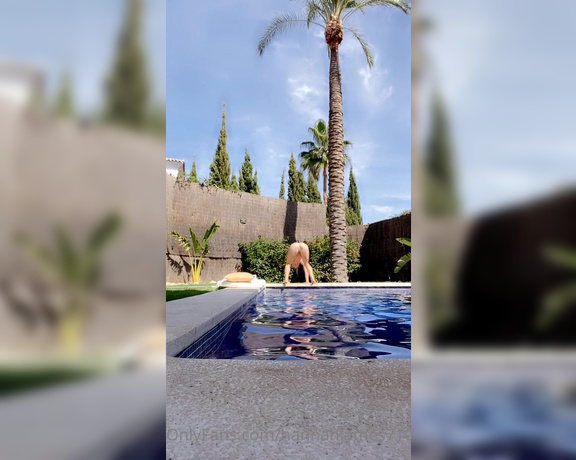 Hannah James aka Hannahjames710 OnlyFans - Taking a refreshing dip