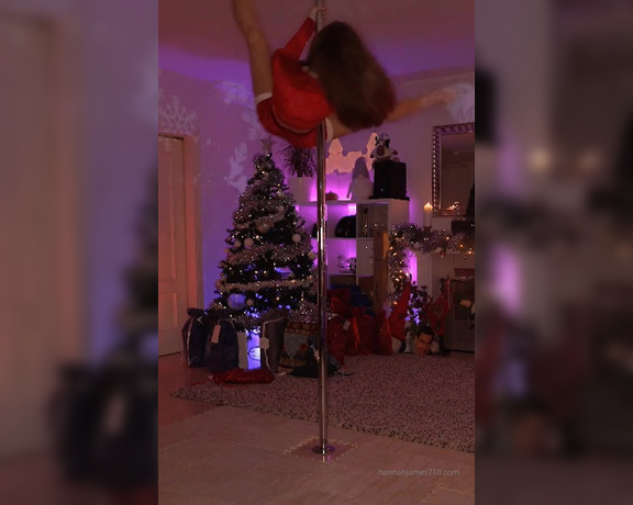 Hannah James aka Hannahjames710 OnlyFans - Tip $5 if you love this Christmas themed pole dancing