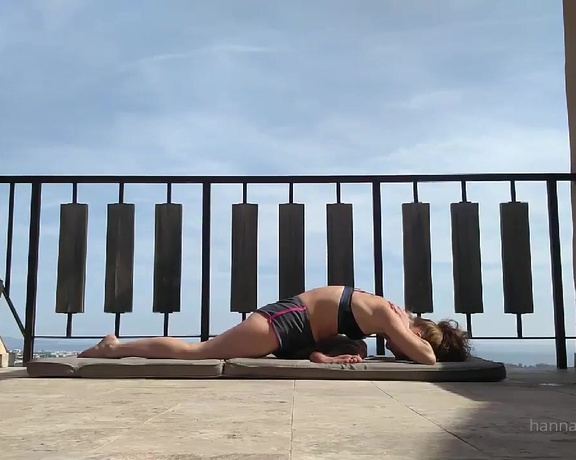 Hannah James aka Hannahjames710 OnlyFans - Throw back yoga sessions! 5