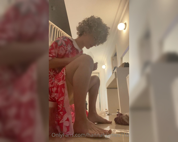 Hannah James aka Hannahjames710 OnlyFans - Behind the scenes of grandma James