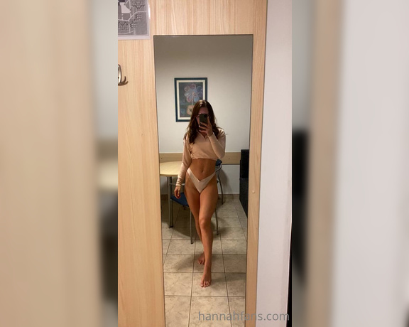 Hannah James aka Hannahjames710 OnlyFans - Arrived after 12 hours travelling! Met with our friends, ate food and spent 3 hours planning content