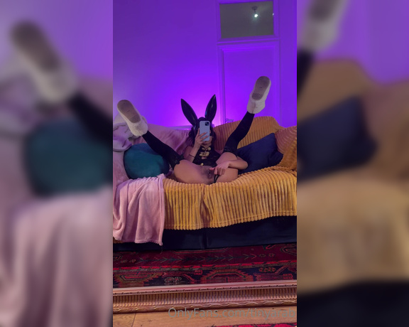 Aaliyah Yue aka Tinyarab OnlyFans - Happy horny asian bunny, bending over and ready to desperately take a fat cock