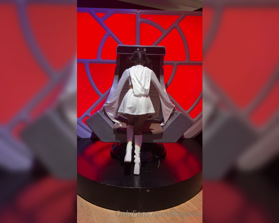 Aaliyah Yue aka Tinyarab OnlyFans - I WENT TO THE CONVENTION If you saw me at the Star Wars convention dressed like a slutty Leia, would