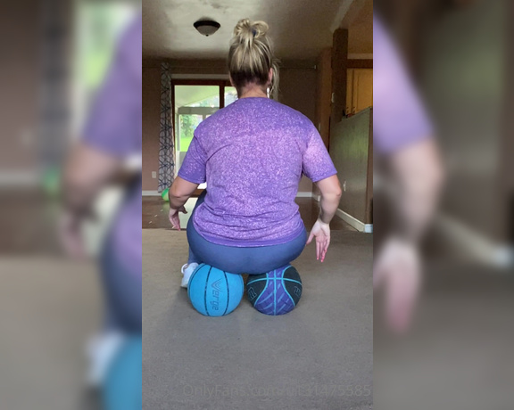 Mamabear brand aka U131475585 OnlyFans - My ass is bigger than two basketballs … of course had to record in slow motion