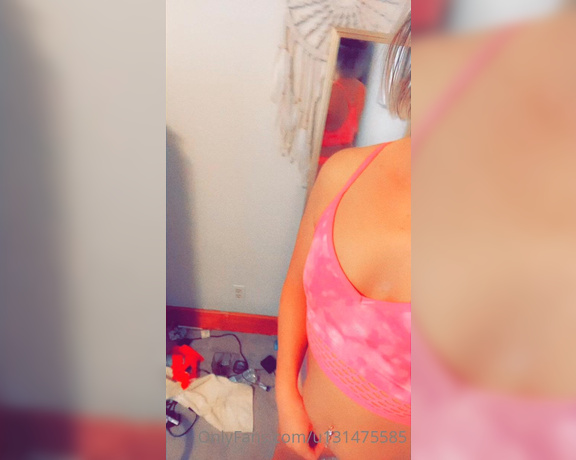 Mamabear brand aka U131475585 OnlyFans - The tan hits different with hot pink Wish I could workout like this