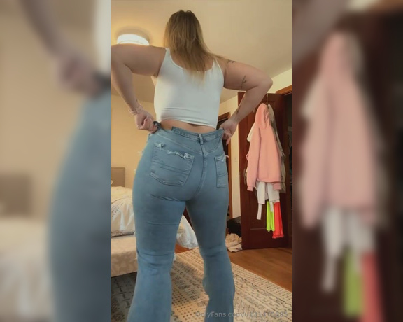 Mamabear brand aka U131475585 OnlyFans - More for the jean lovers