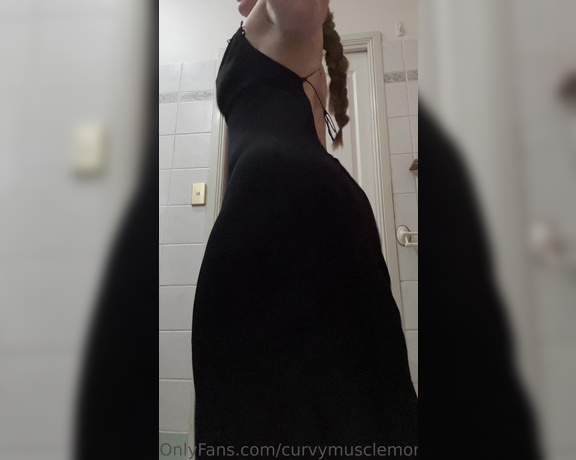 Tj aka Curvymusclemommy OnlyFans - How doesn’t love some louddd ass clapping