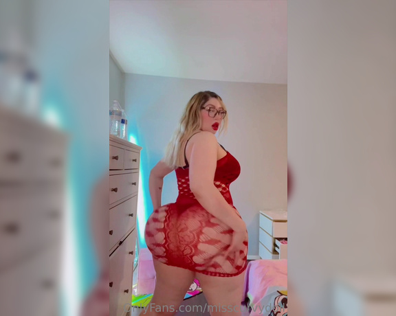 Deisy Garcia aka Misscurvydoll OnlyFans - Let me bounce this booty on you