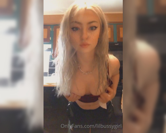 Lux aka Lilbussygirl OnlyFans - Hehe trying to be cute for u before someone walks