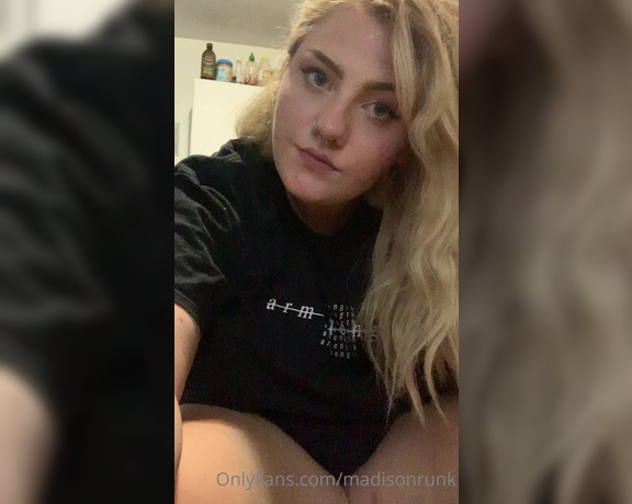 MadisonRunk -  Got super wet sitting on my couch thinking about the videos I have planned for you guys, keep me com,  Solo, Big Tits, BBW