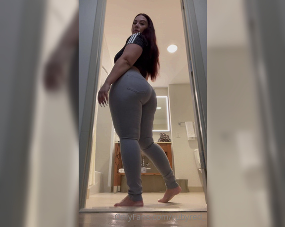 RubyRed_ -  Quick change Happy Tuesday How’s your week going so far (No extra video),  Big Tits, Big Ass