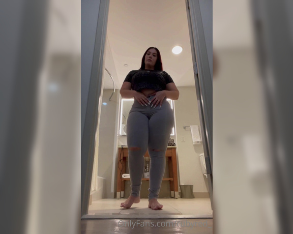 RubyRed_ -  Quick change Happy Tuesday How’s your week going so far (No extra video),  Big Tits, Big Ass