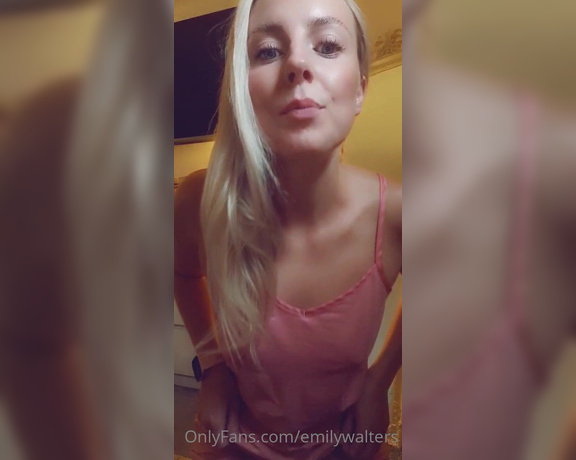 Emily Walters aka Emilywalters OnlyFans - Play with your tits, its FRIYAYYY