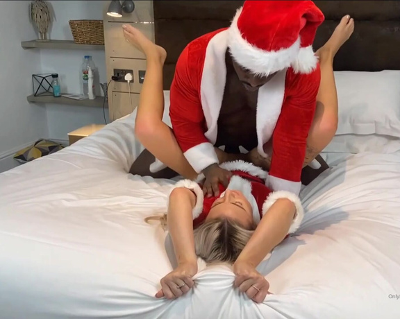 Emily Walters aka Emilywalters OnlyFans - Happy Christmas Eve! From December 2020! I literally fucked Logan so much this year and I stil