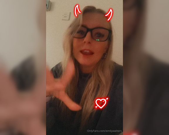 Emily Walters aka Emilywalters OnlyFans - Happy Friday to my favourite people I hope you all have a good one Video one cut off so I had 1