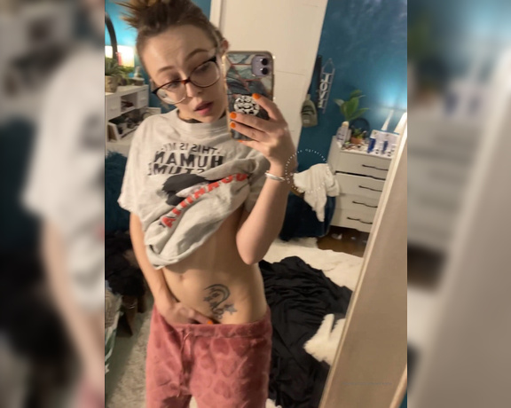 GracieGreyyxo aka Graciegreyyxo OnlyFans - Comfy cosy rubs