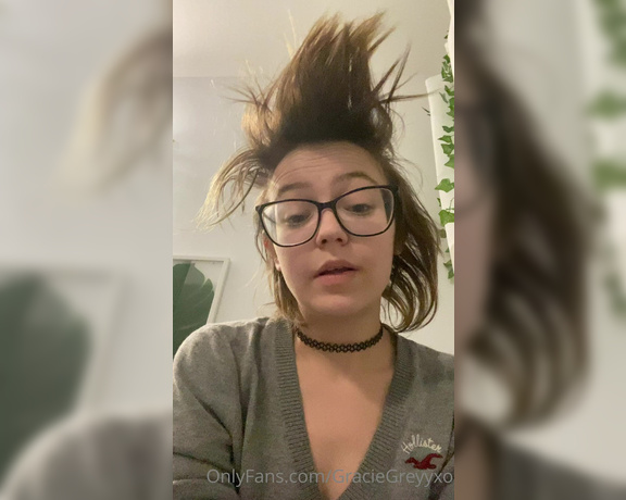GracieGreyyxo aka Graciegreyyxo OnlyFans - Lol I hope you don’t mind me posting the normal Gracie look sometimes lol crazy hair and all