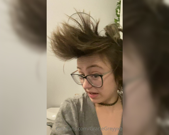 GracieGreyyxo aka Graciegreyyxo OnlyFans - Lol I hope you don’t mind me posting the normal Gracie look sometimes lol crazy hair and all