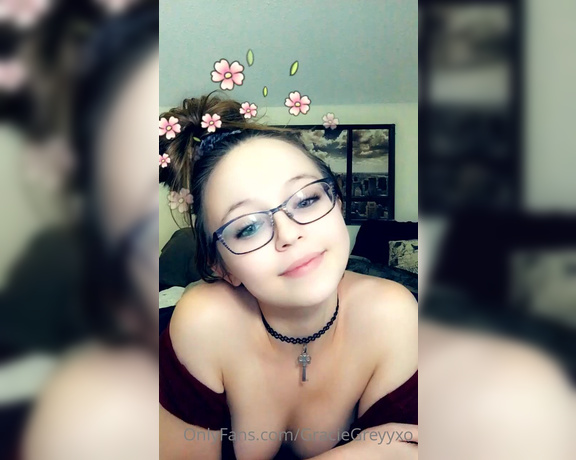 GracieGreyyxo aka Graciegreyyxo OnlyFans - Theres a little Belle in all of us Ps Dont hate on my singing pwease, I was just having fun