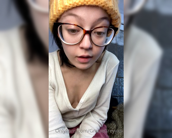 GracieGreyyxo aka Graciegreyyxo OnlyFans - St0ner thoughts bout my boobs i donno why Im whispering though