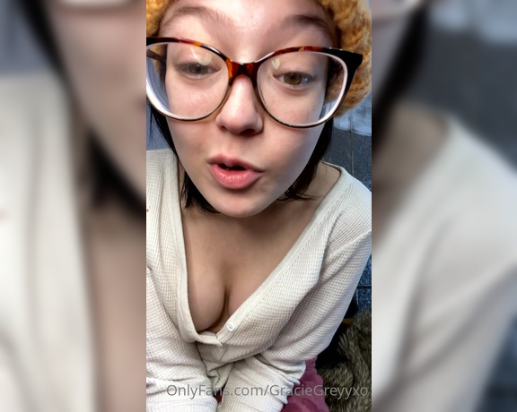 GracieGreyyxo aka Graciegreyyxo OnlyFans - St0ner thoughts bout my boobs i donno why Im whispering though